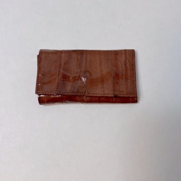 Eelskin checkbook cover and key case - Picture 5 of 8